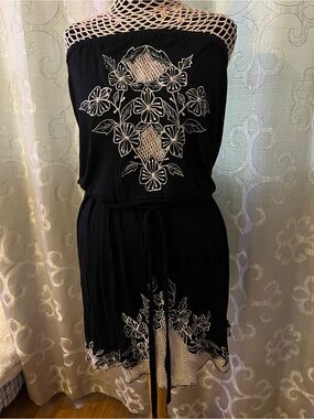 Lux Black Strapless Dress with White Floral Embroidery